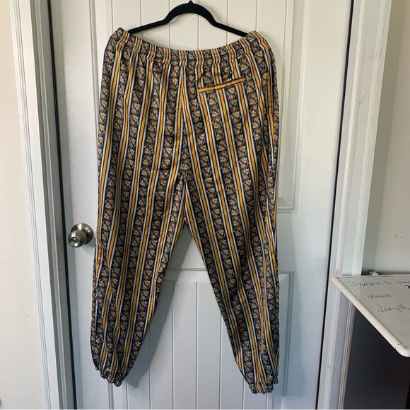 Urban Outfitters two pieces satin floral pajamas loungewear set size medium - Picture 5 of 8